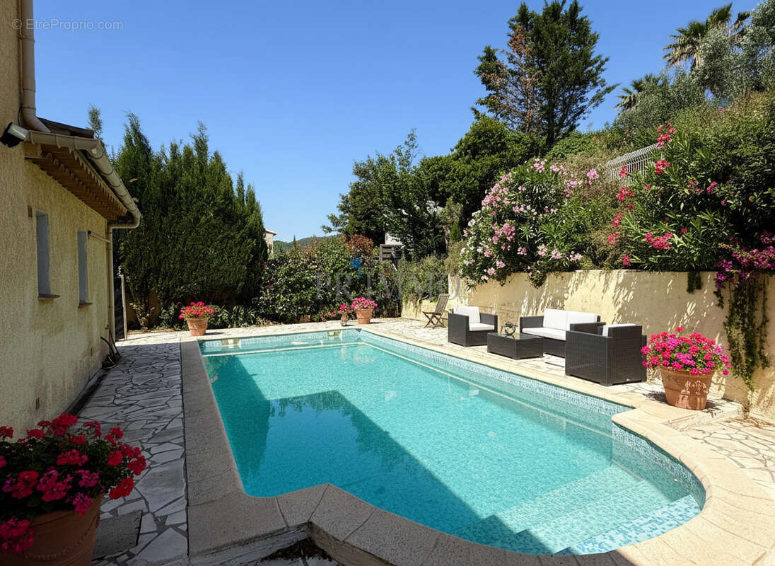 Maison à LES ISSAMBRES