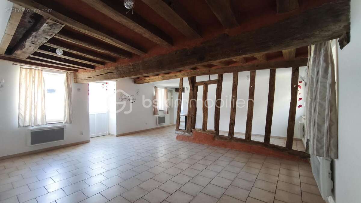 Local commercial avec licence iv - photo 7
