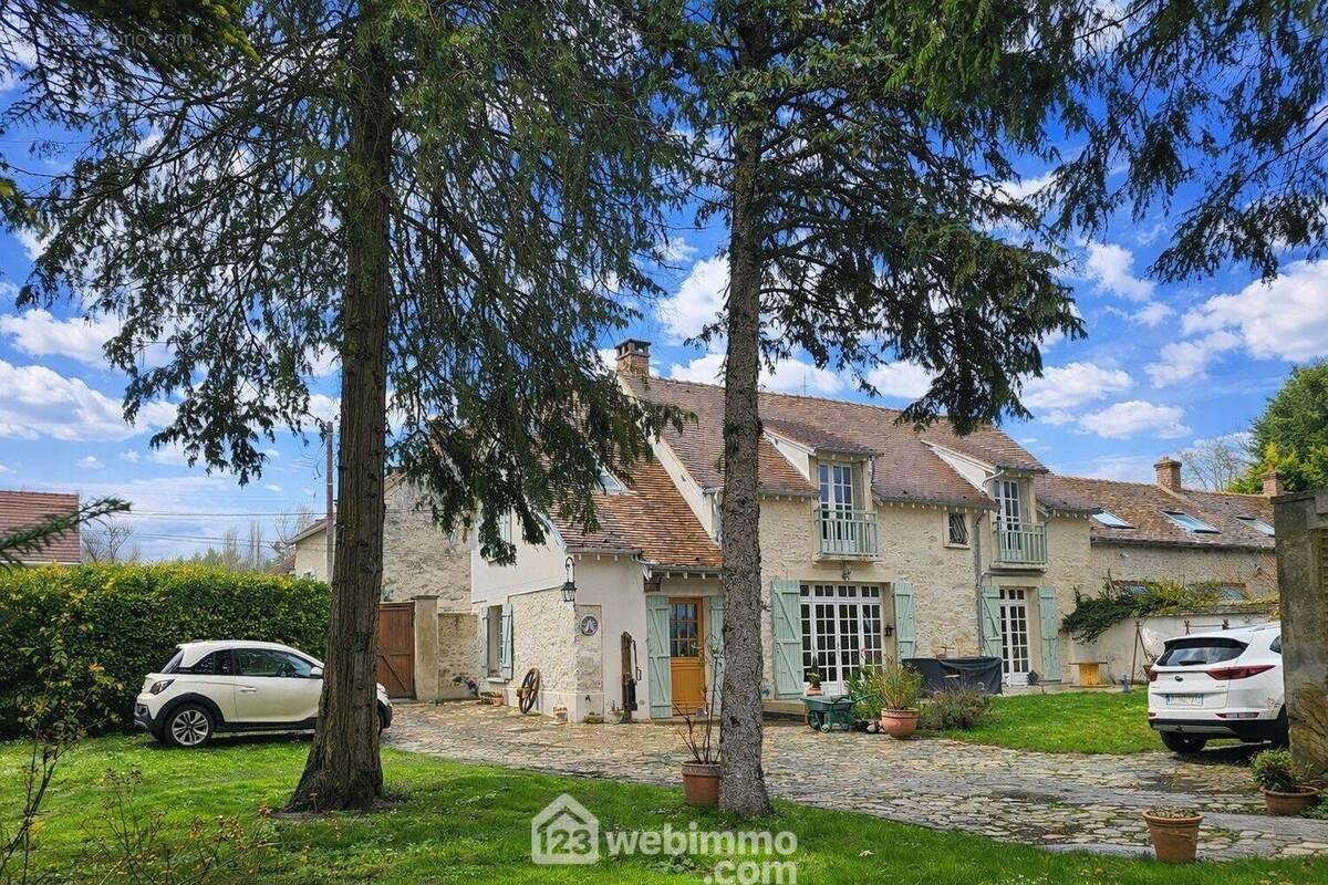 Une autre vue de la maison... - Maison à MILLY-LA-FORET
