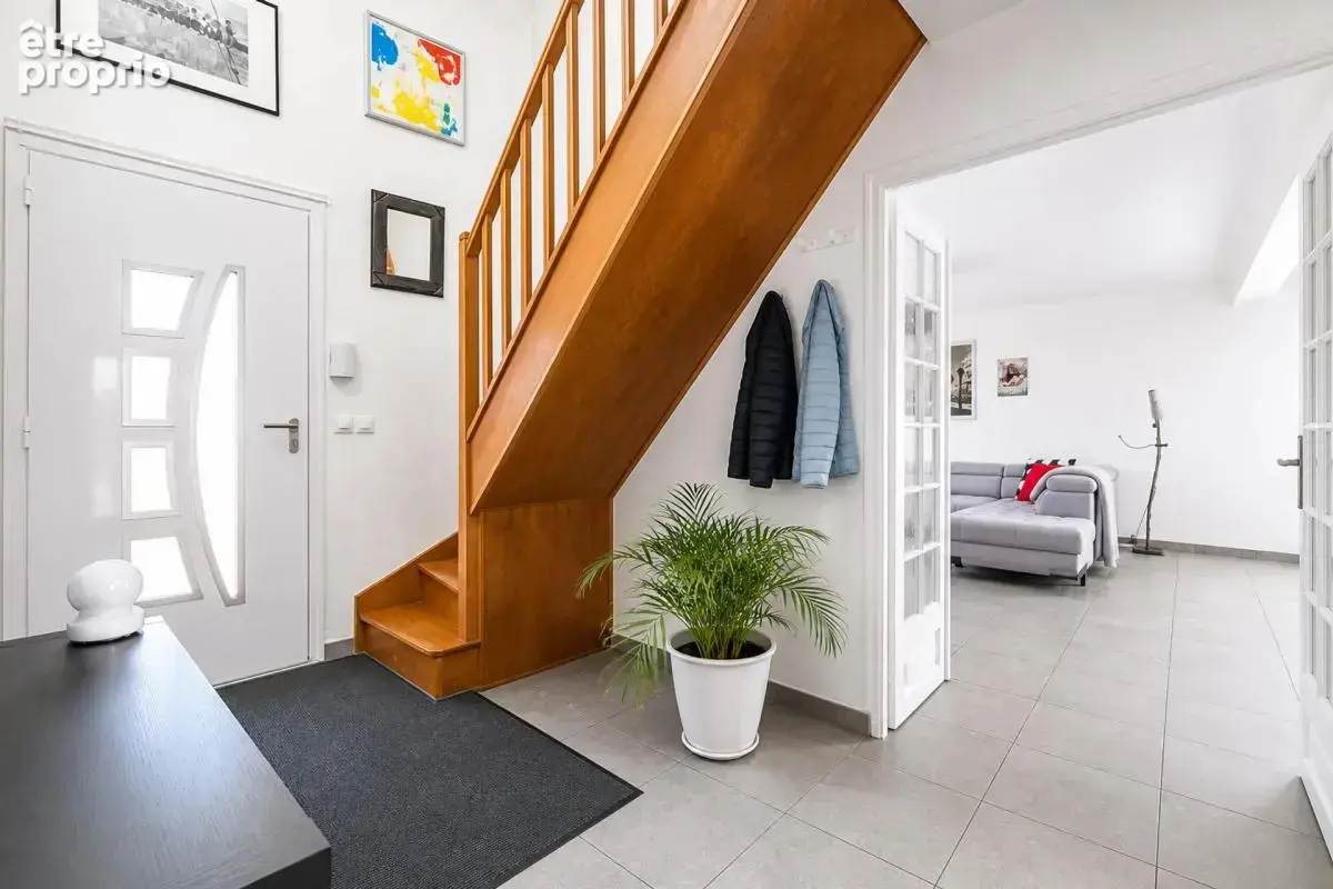 Maison de 5 pièces de 123 m² située à Lisses - photo 6
