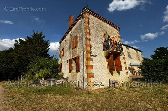Maison 115 m² à Urbise  - photo 2