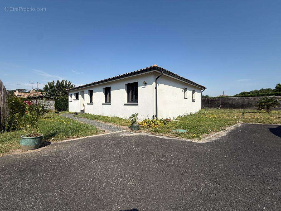 Maison à TOULENNE