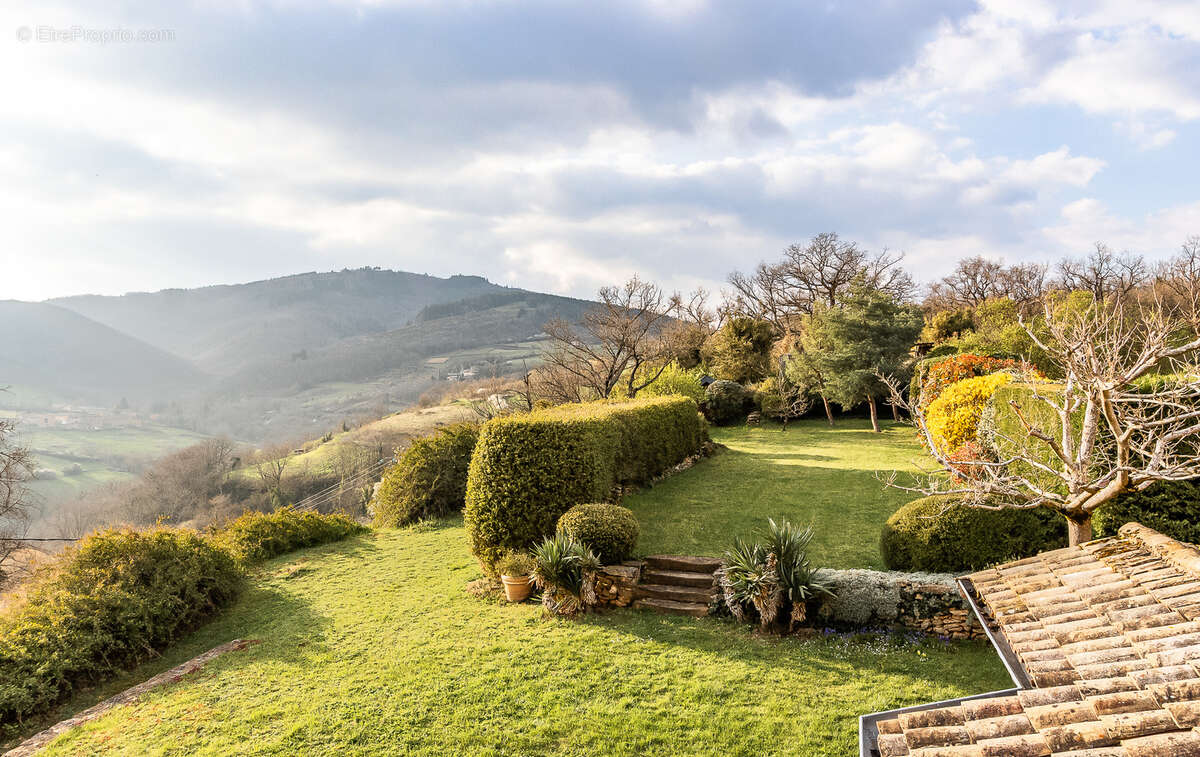 Maison à VILLE-SUR-JARNIOUX