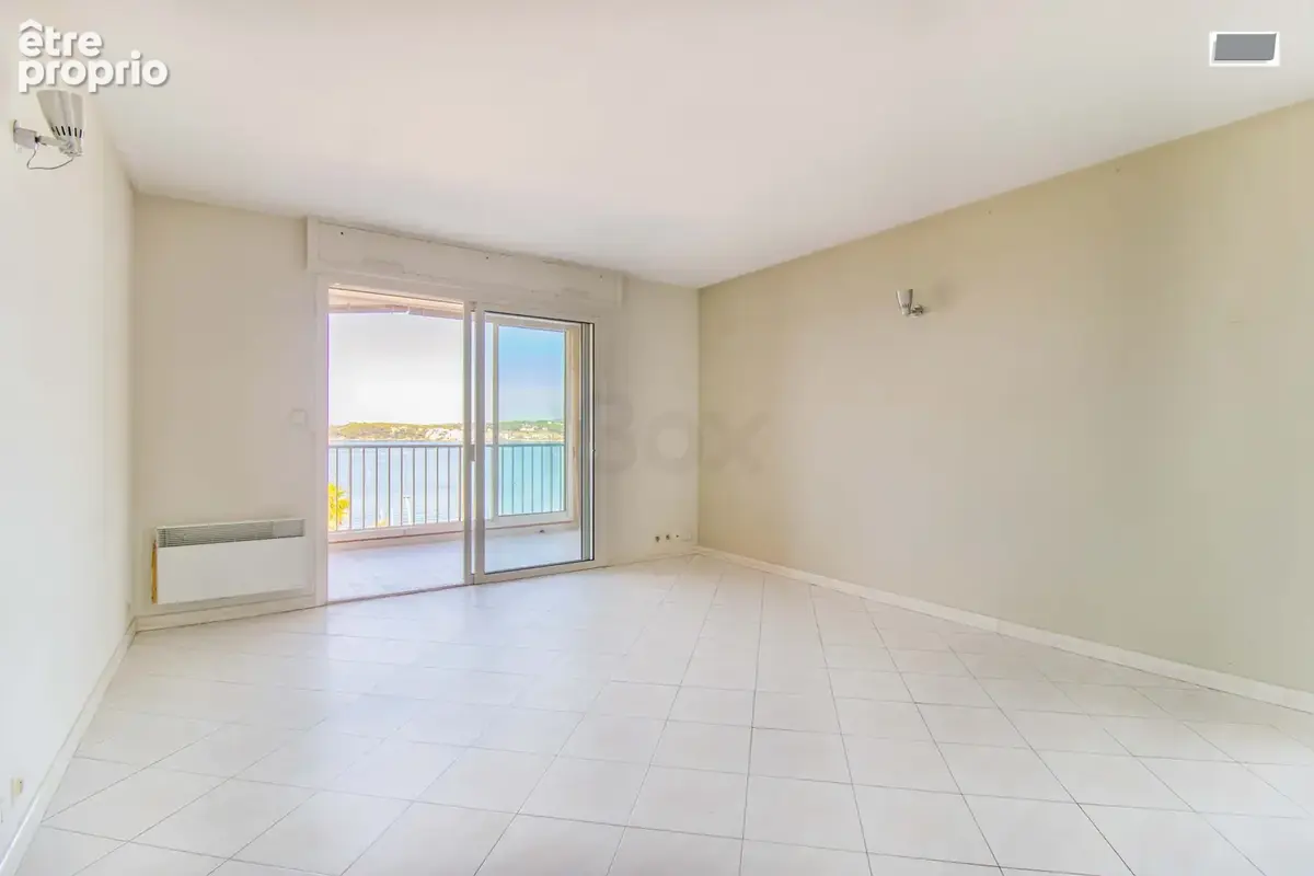 Six Fours Les Plages - Appartement Type 2 45m2 vue mer avec garage - photo 7