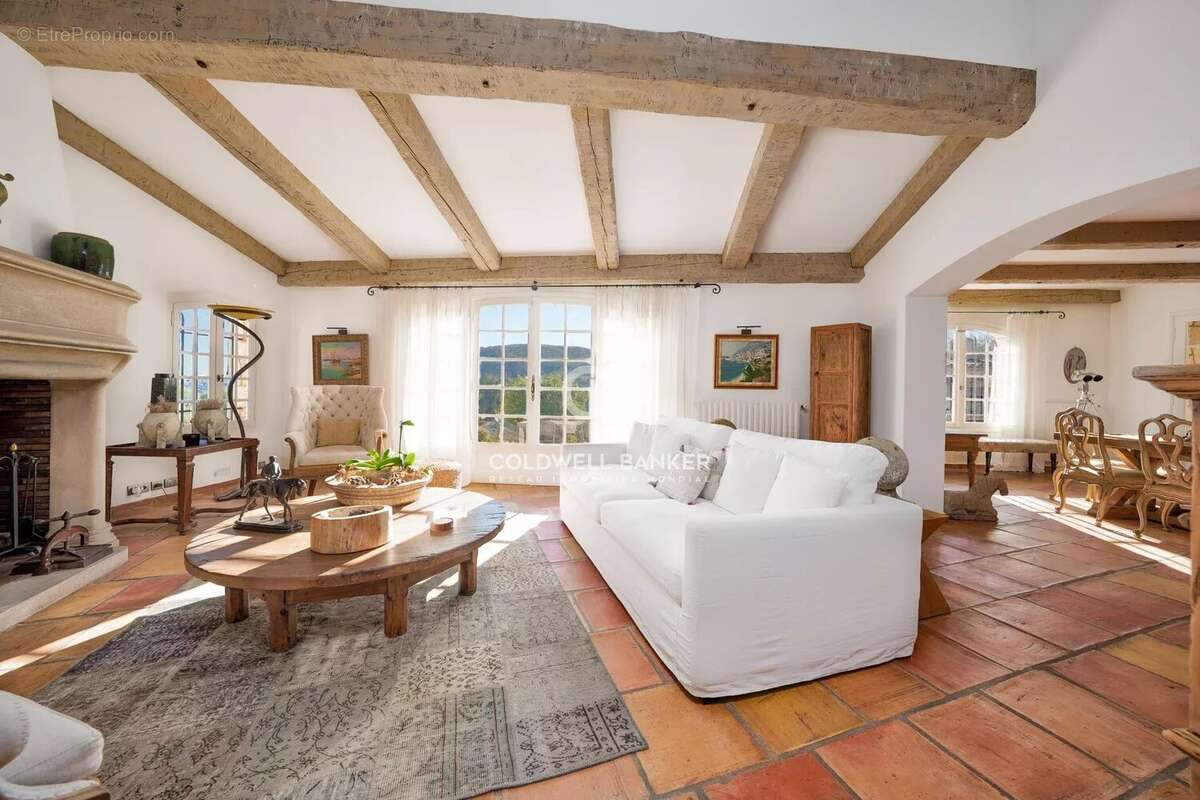 Maison à MANDELIEU-LA-NAPOULE