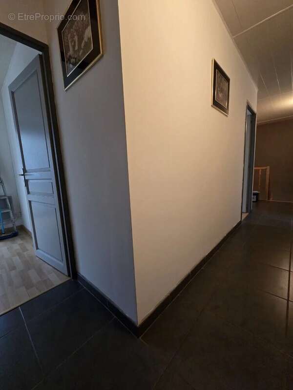 Maison à SAINT-MARTIN-DE-LA-CLUZE