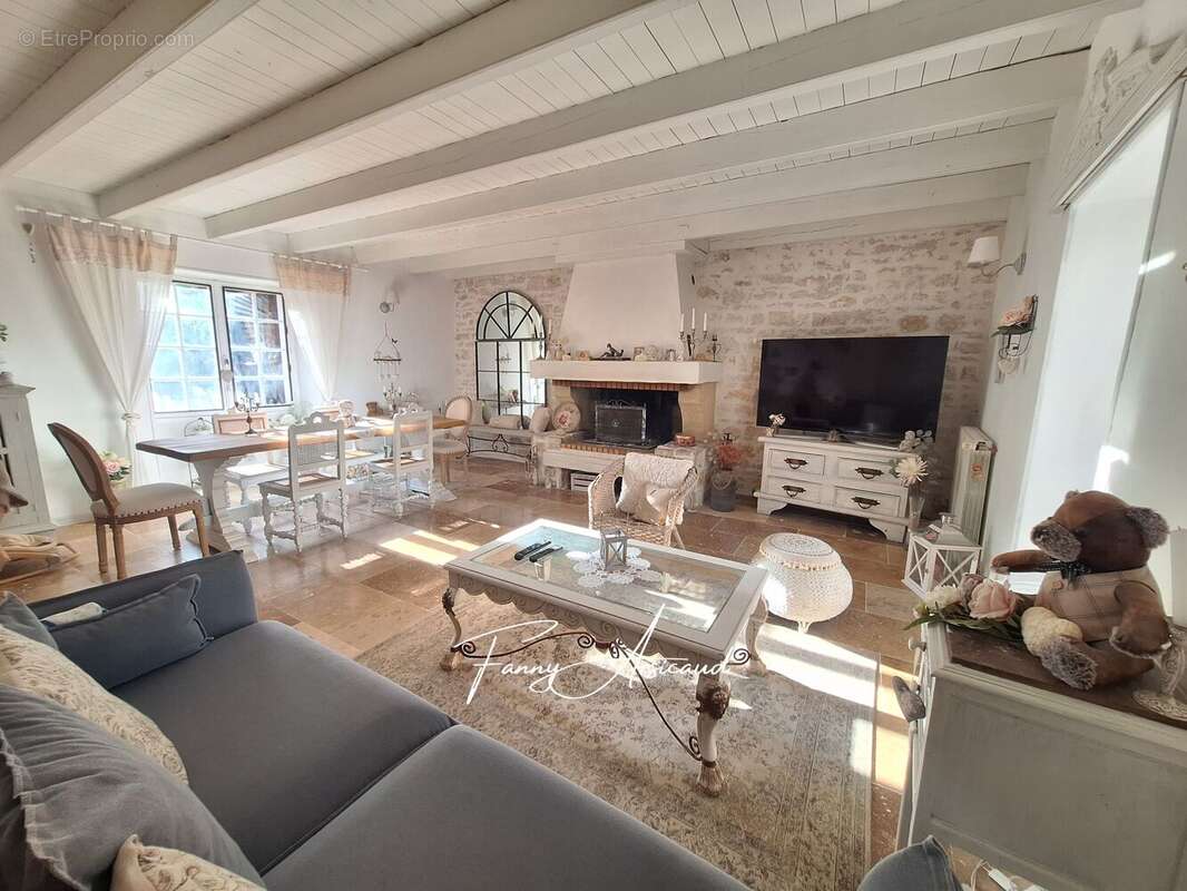 Maison à L'ILE-D'ELLE