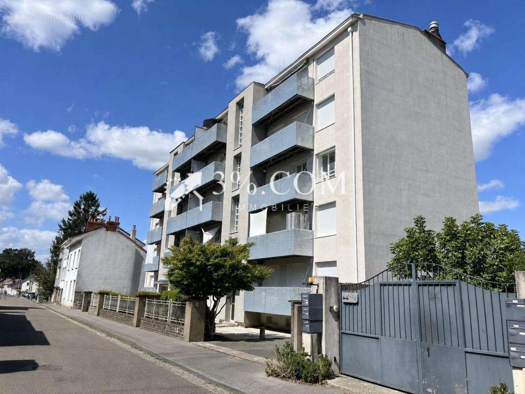 STUDIO 30 M2 + CAVE 5 M2 Quartier Barberie - St Félix - photo 14