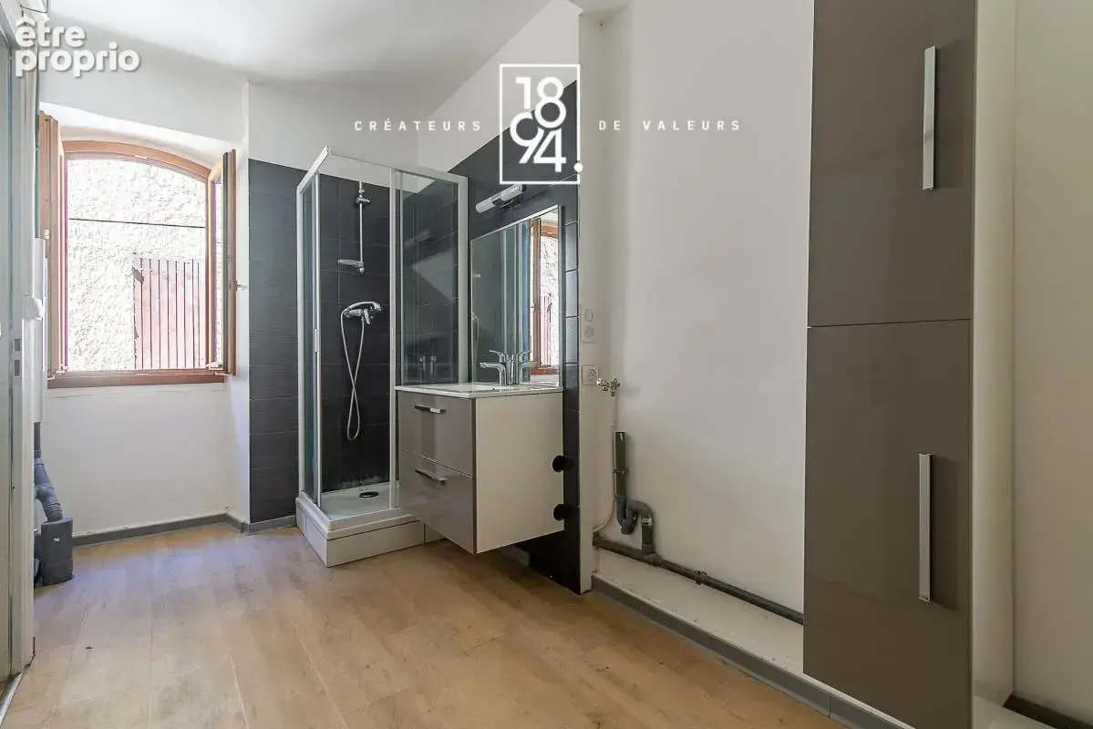 Maison de ville renove cabinet medical et appartement t2 centre ville 13560 senas - photo 6