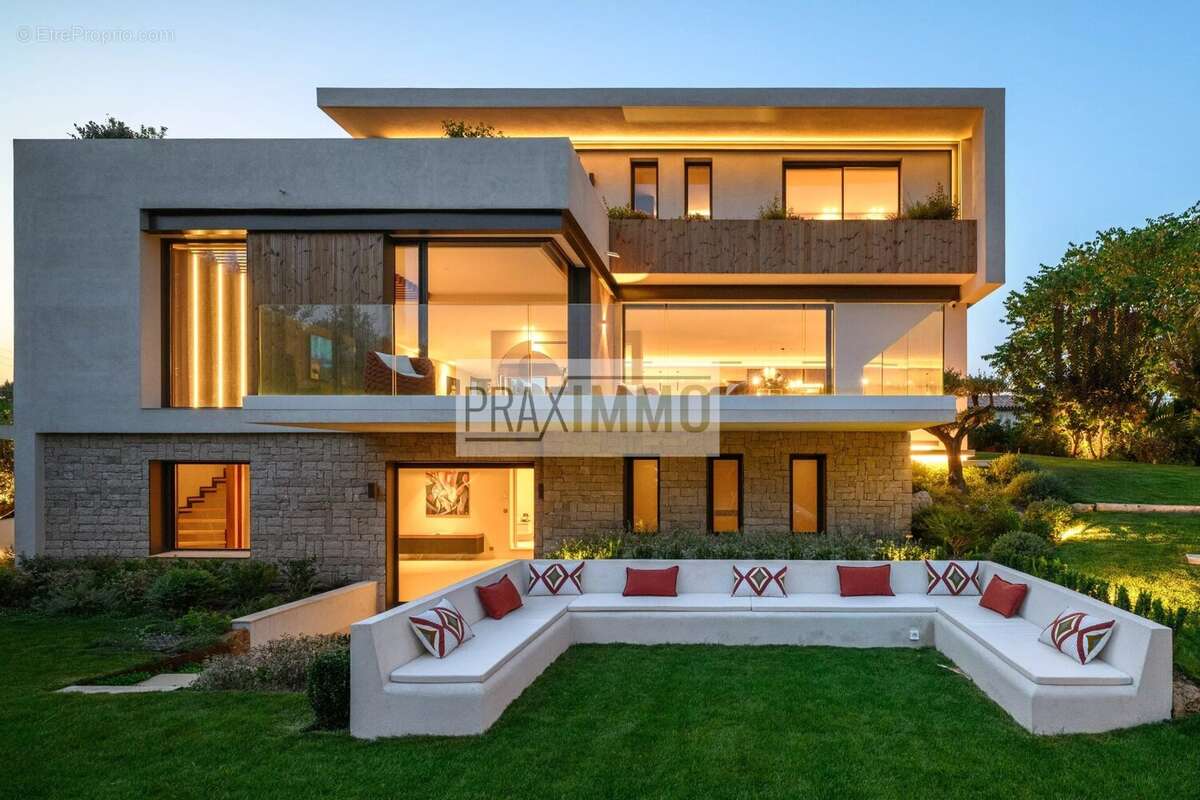 Maison 400 m² à Mougins  - photo 6