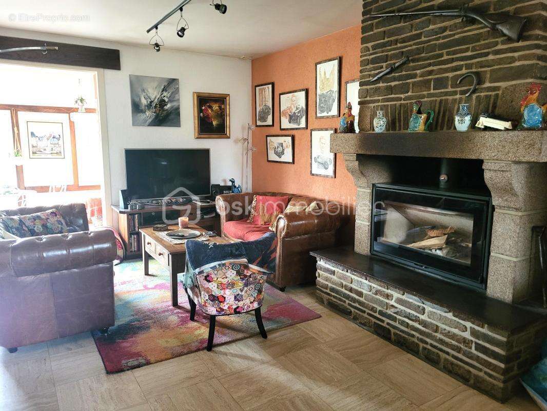 Maison à SAINT-HILAIRE-DU-HARCOUET