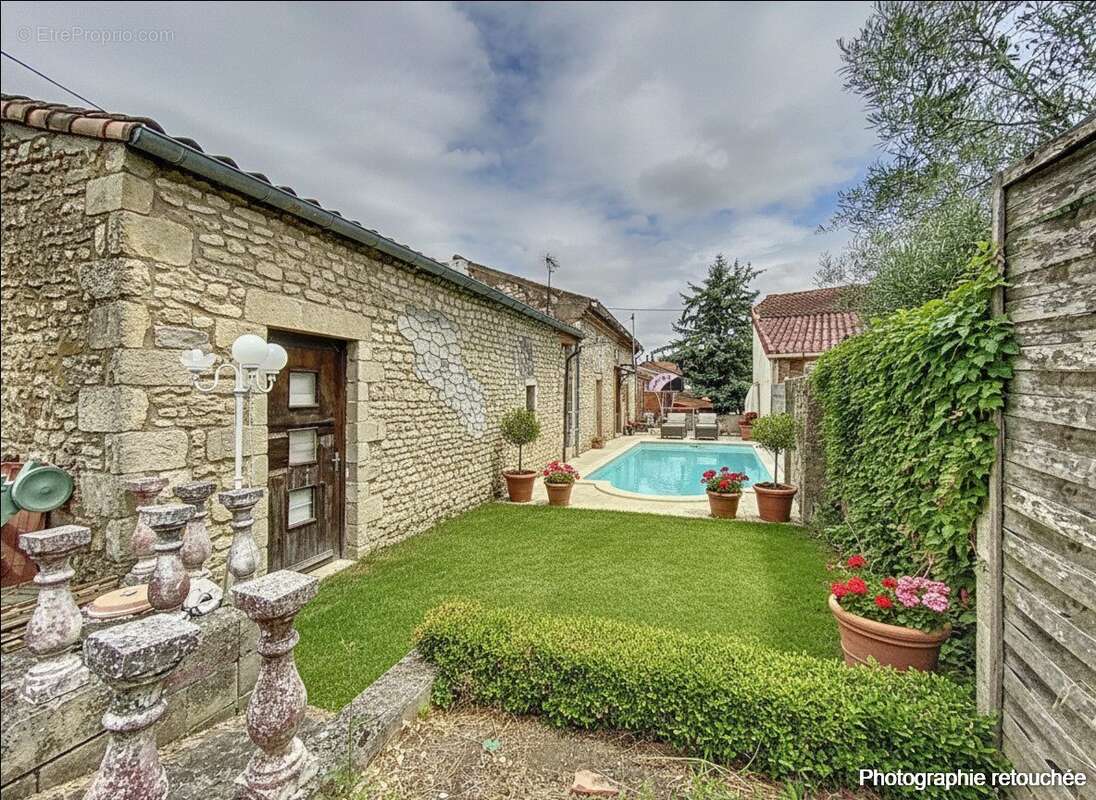 Maison à SAINT-BENOIT-DE-CARMAUX