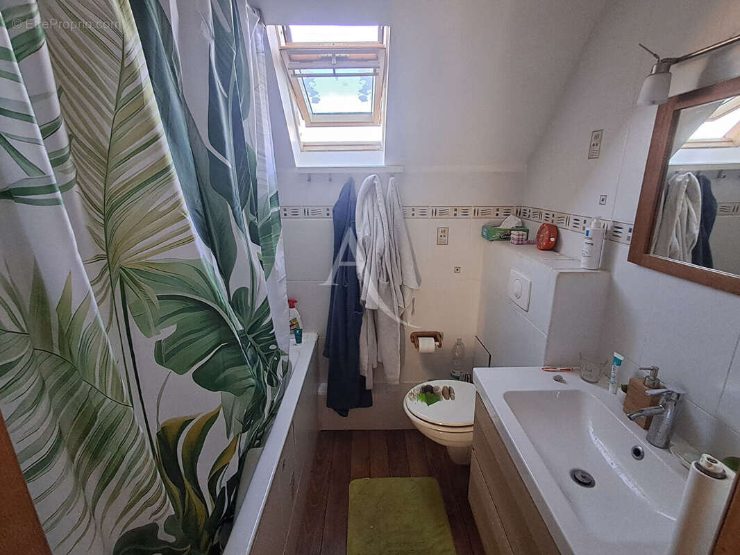 Maison à LES BORDES