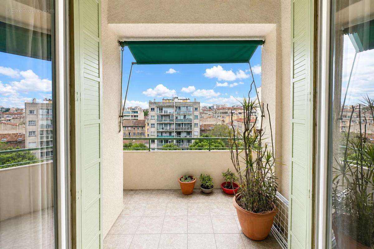 Appartement à MARSEILLE-4E