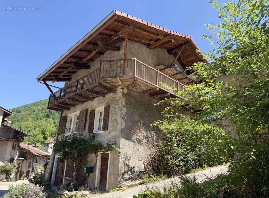 Maison à BOYEUX-SAINT-JEROME