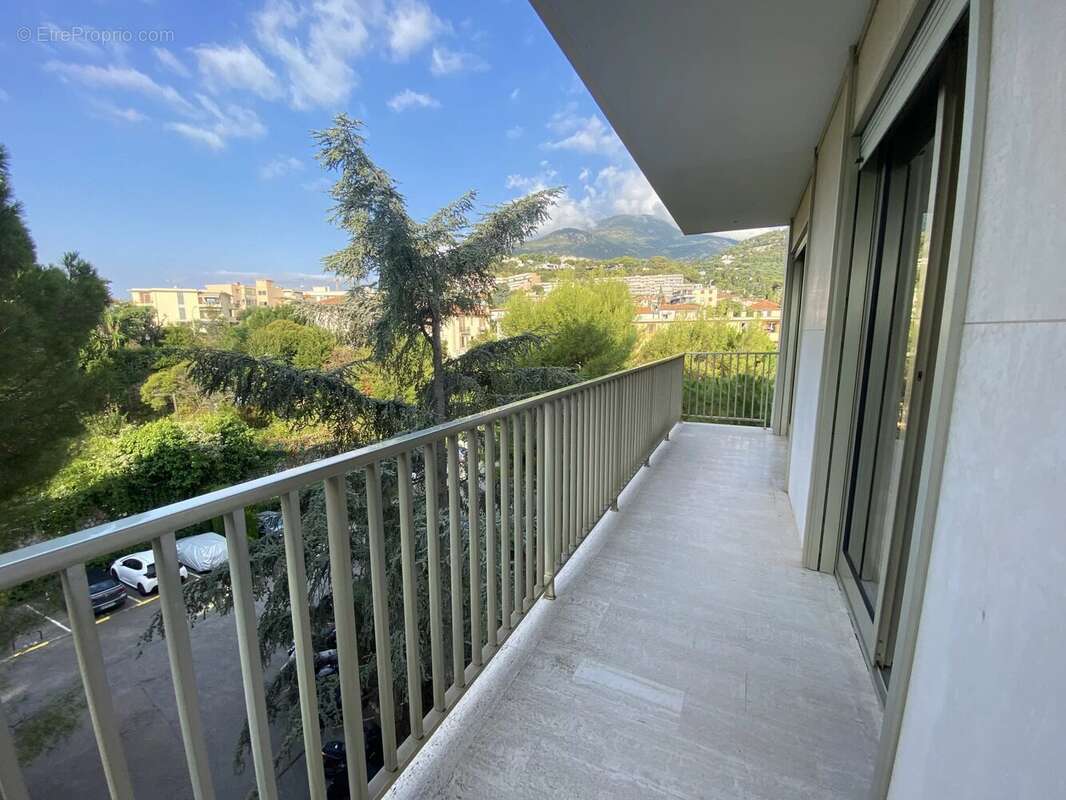 Appartement à ROQUEBRUNE-CAP-MARTIN