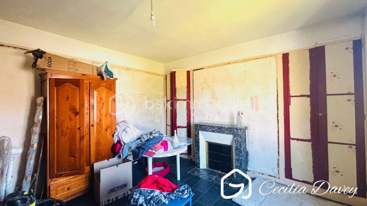 Maison à VILLENEUVE-SUR-YONNE