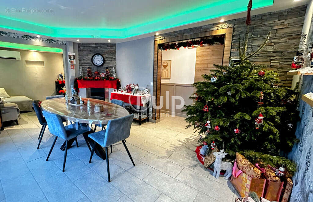 Maison à COURRIERES