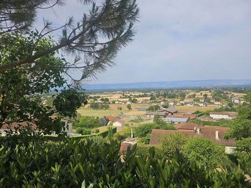 Maison 150 m² à Montrond-Les-Bains  - photo 2