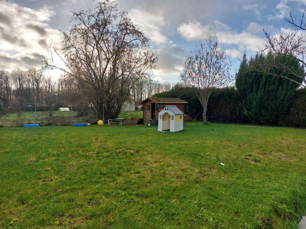 Maison à SAVIGNE-L'EVEQUE