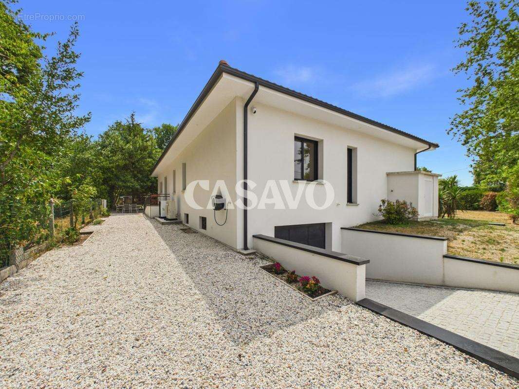 Vente Maison 5 pièces de 152m² - 33850 Léognan - photo 24