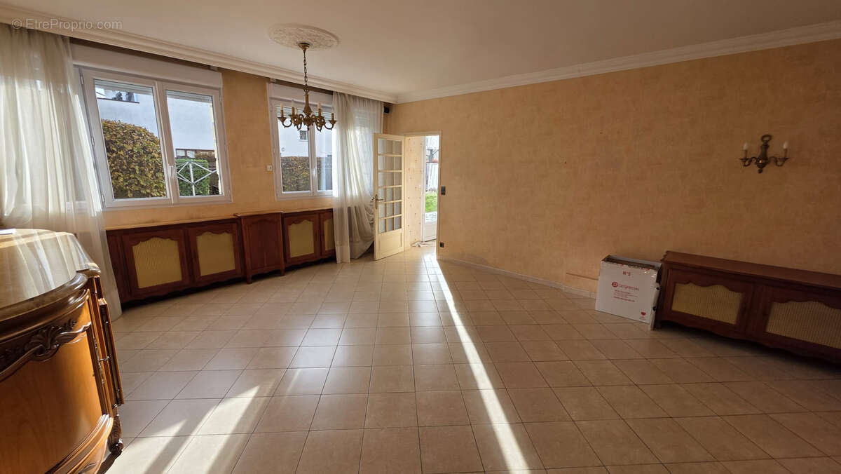 Maison à TREMBLAY-EN-FRANCE