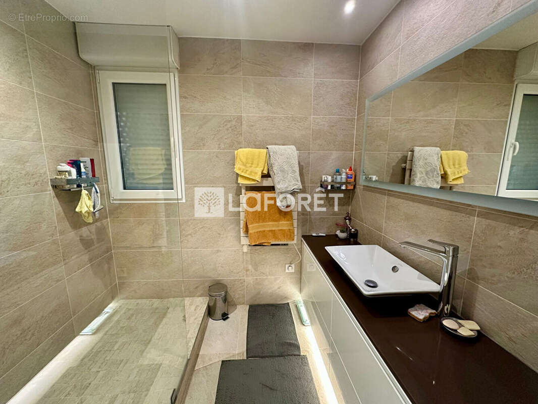 Appartement à LE PERREUX-SUR-MARNE
