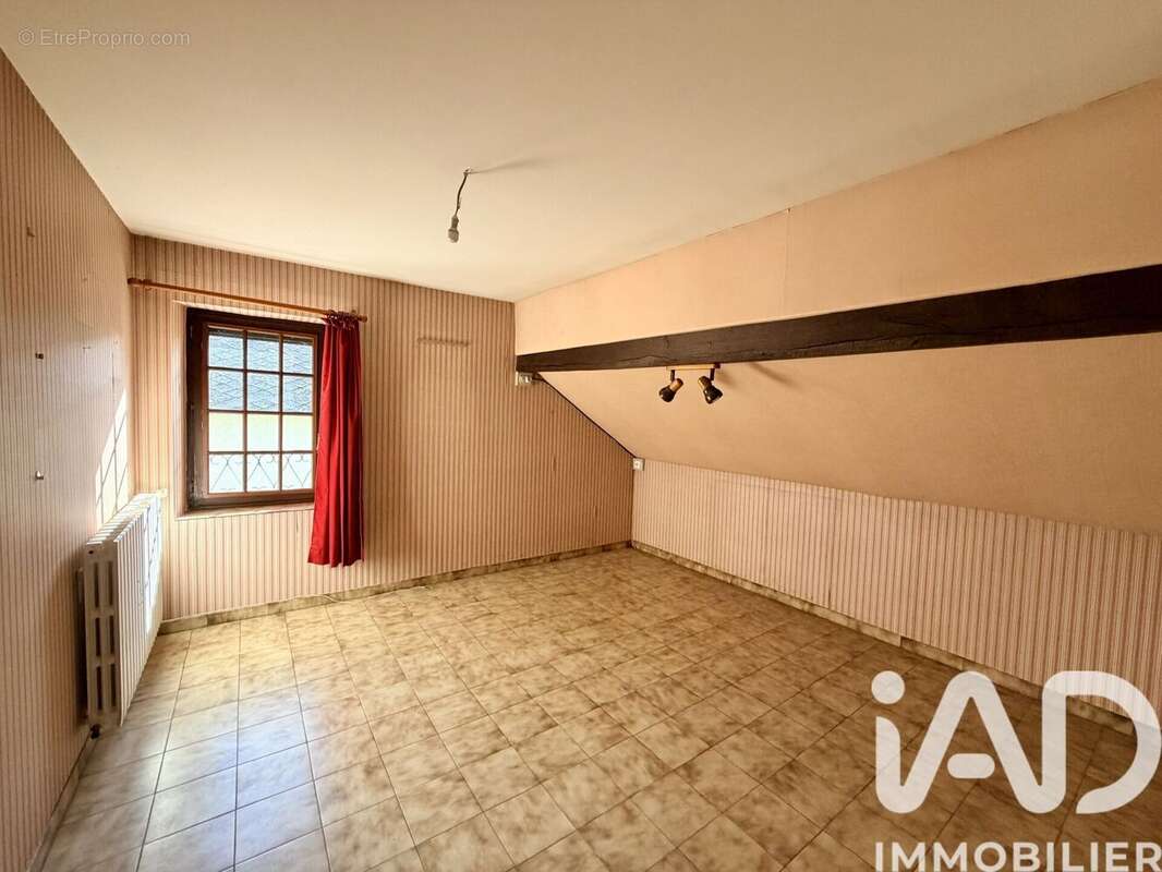 Maison 176 m² à Saint-Ay  - photo 6