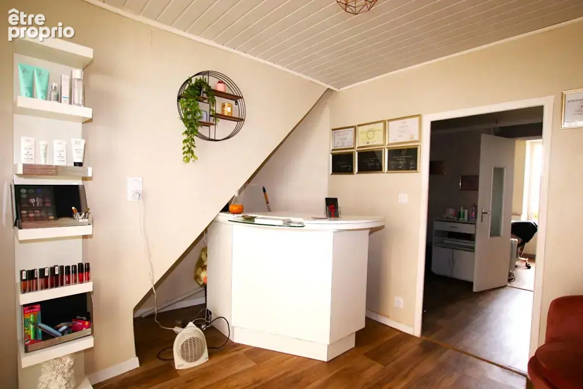 Immeuble de rapport - 2 appartements et 2 commerces - photo 12