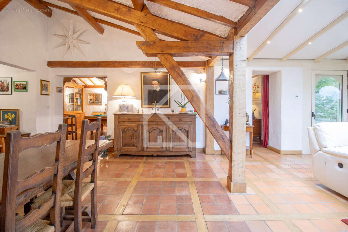 Maison à LA TESSOUALLE