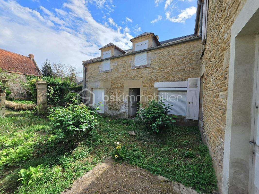 Maison à BERNIERES-SUR-MER