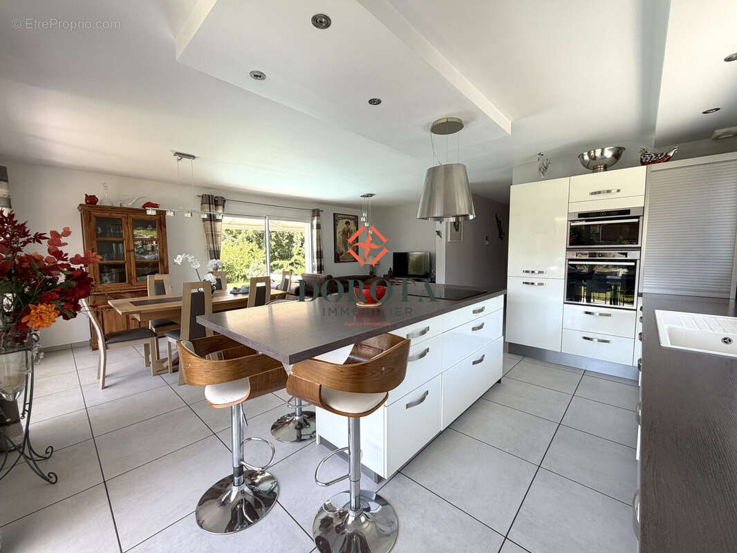 Maison à VAULNAVEYS-LE-HAUT