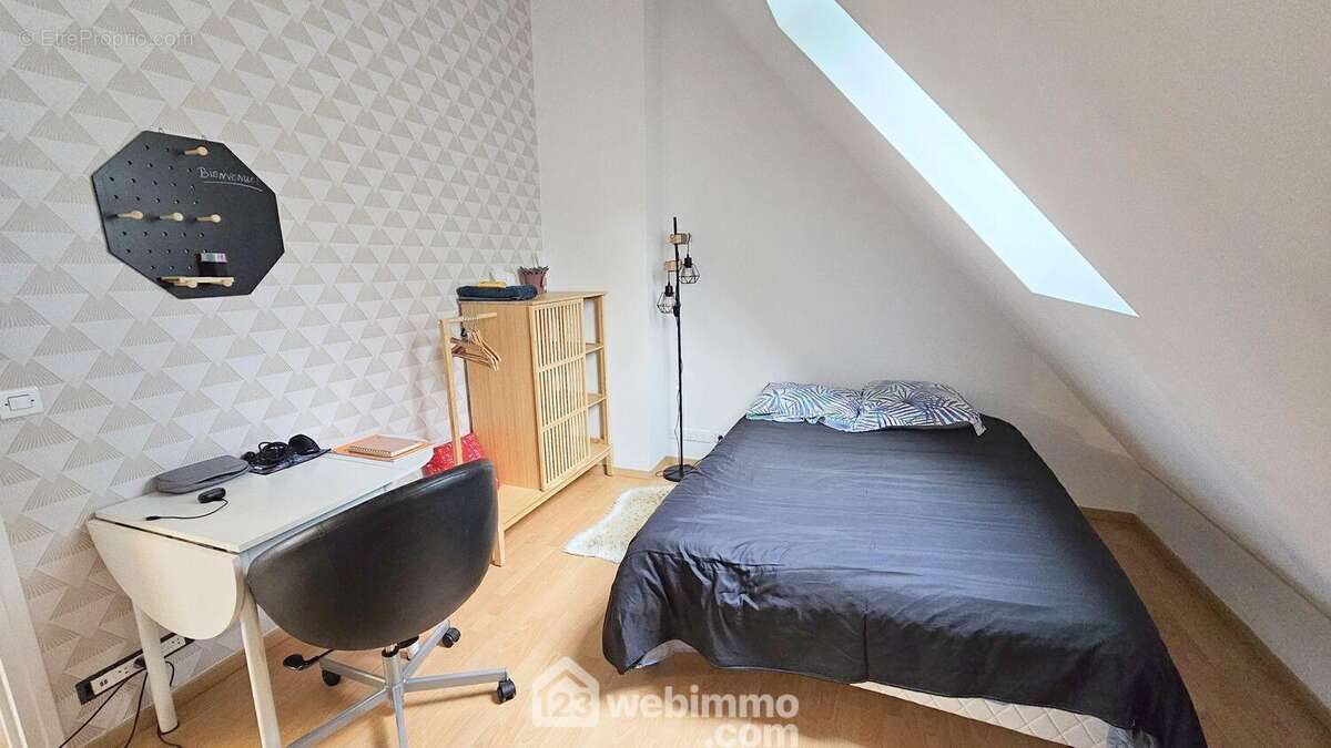 Une autre vue de la chambre. - Appartement à FONTAINEBLEAU