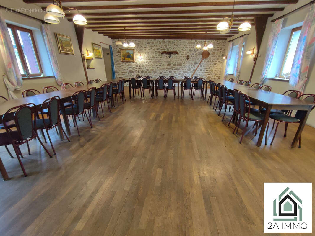 Commerce à SAINT-AVIT