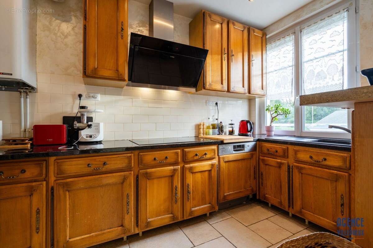 Appartement à LES CLAYES-SOUS-BOIS