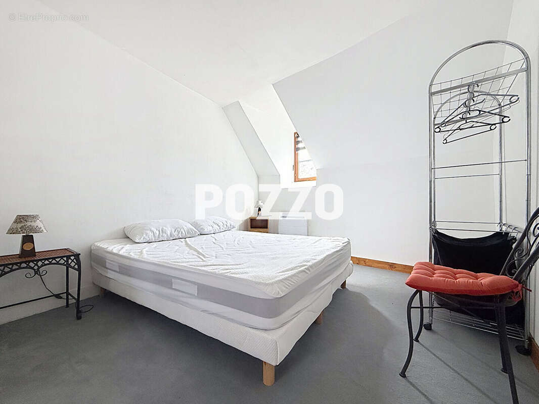 Maison à LA RIVIERE-SAINT-SAUVEUR