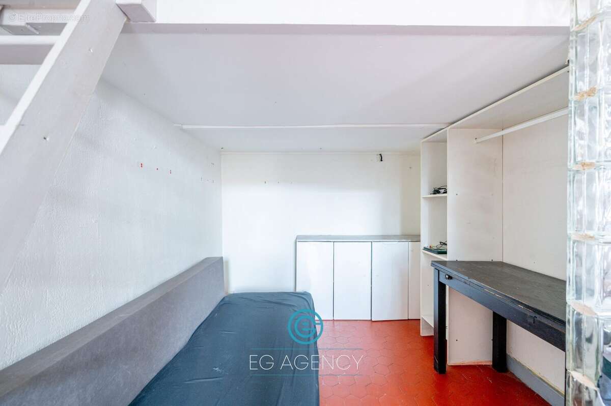Appartement à MARSEILLE-4E