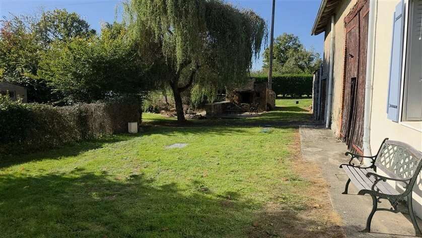 Maison à SAINT-BARBANT