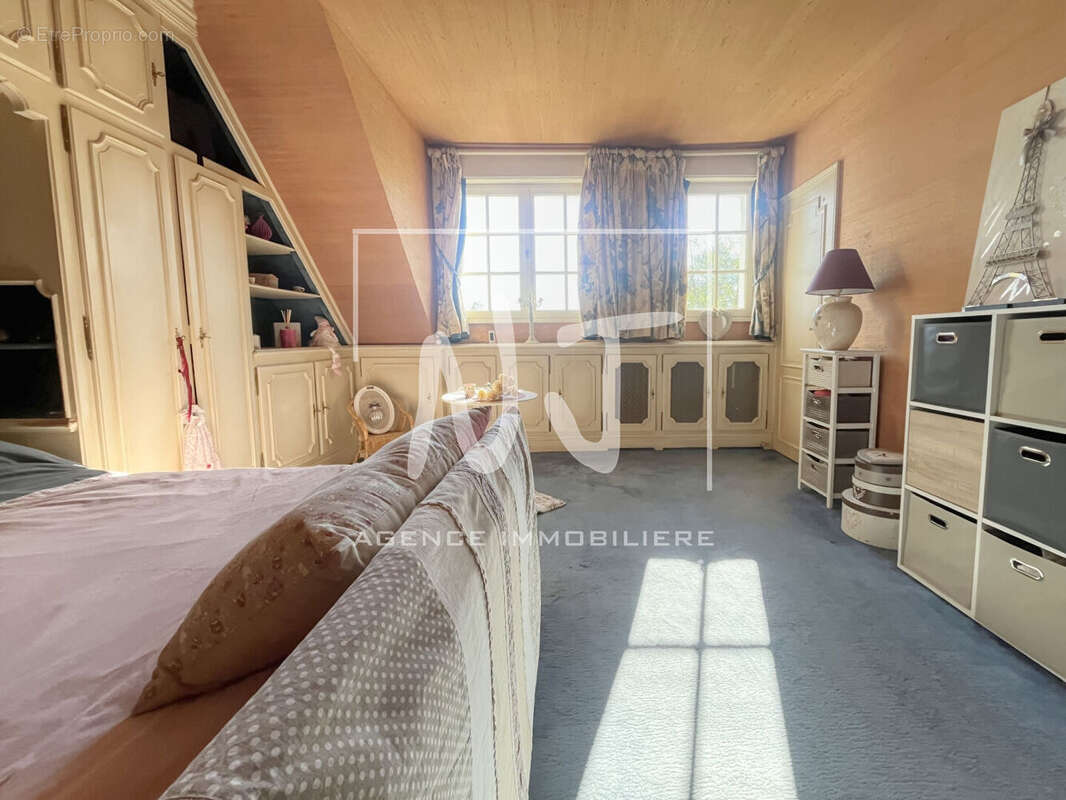 Maison à SAINT-BARTHELEMY-D'ANJOU