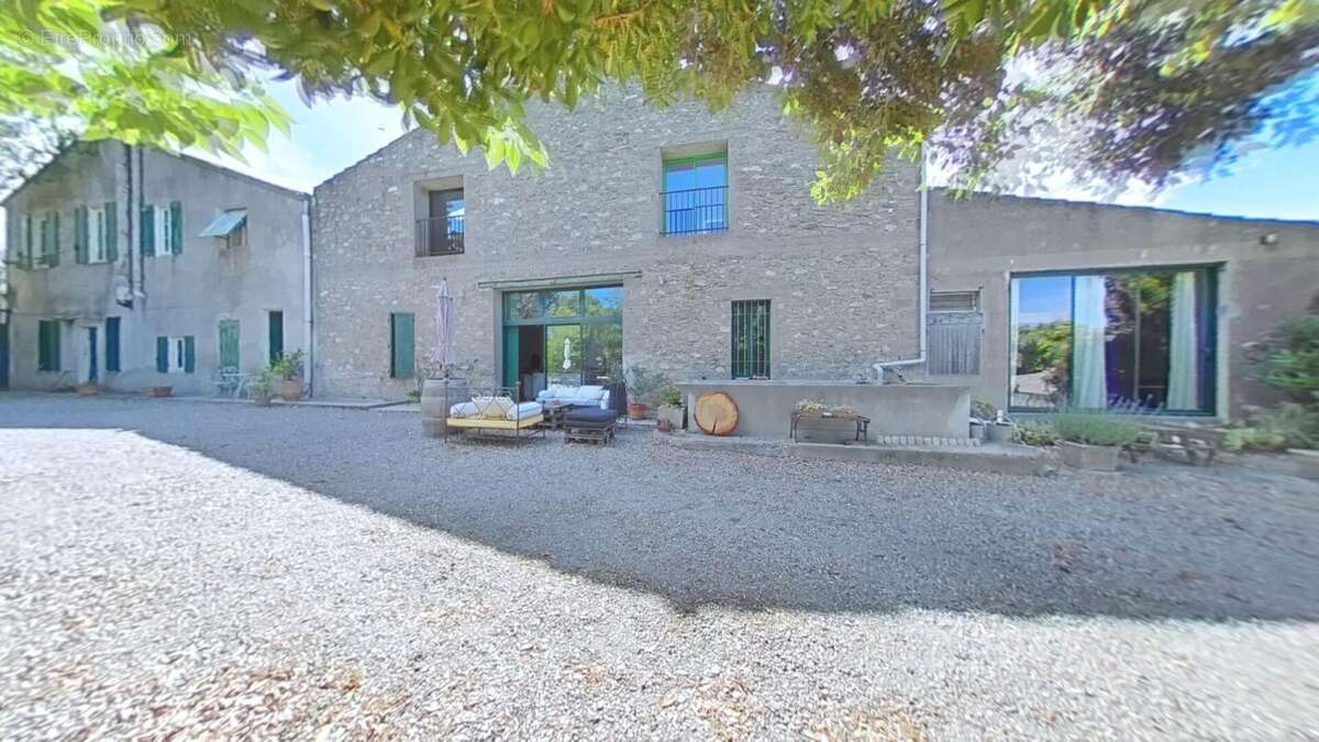 Maison à OUVEILLAN