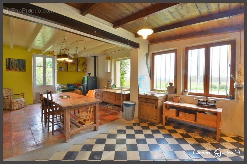 Maison à SAINT-QUENTIN-DE-CAPLONG