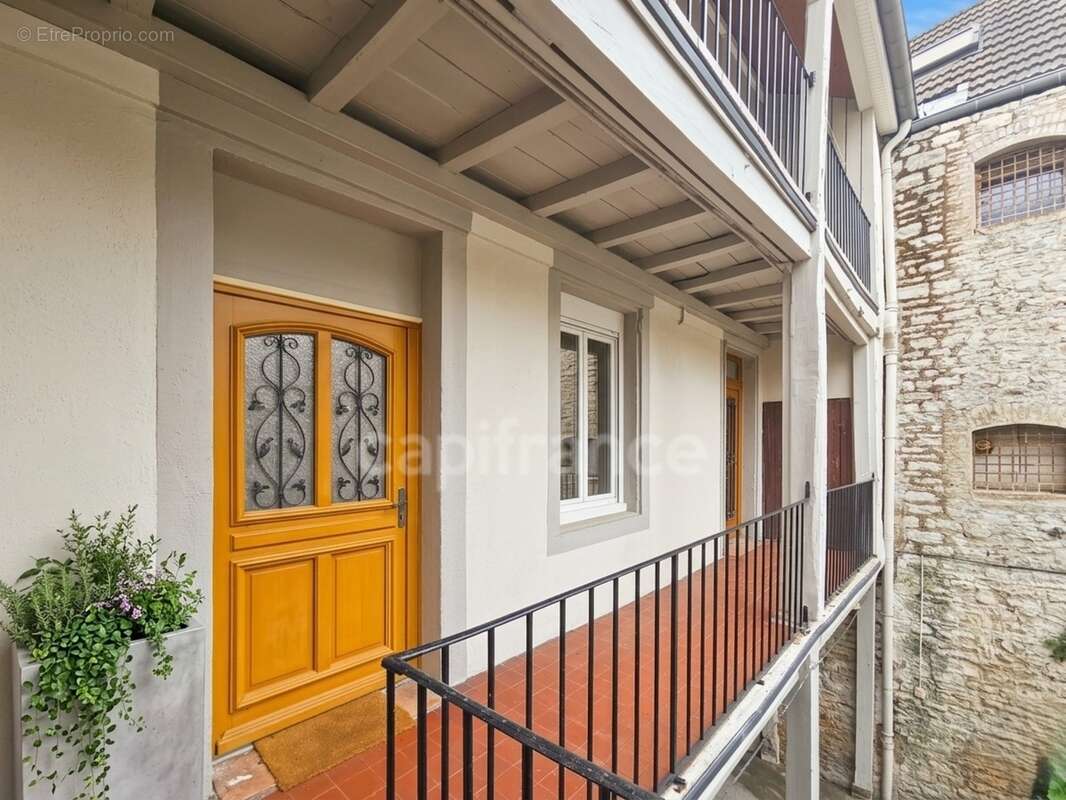 Appartement rénové à vendre CHALON SUR SAONE - photo 2