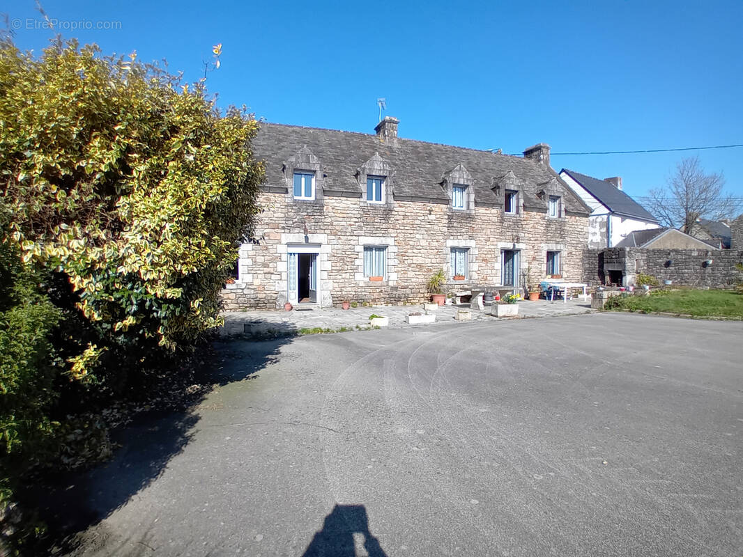 Maison à PLOEMEL