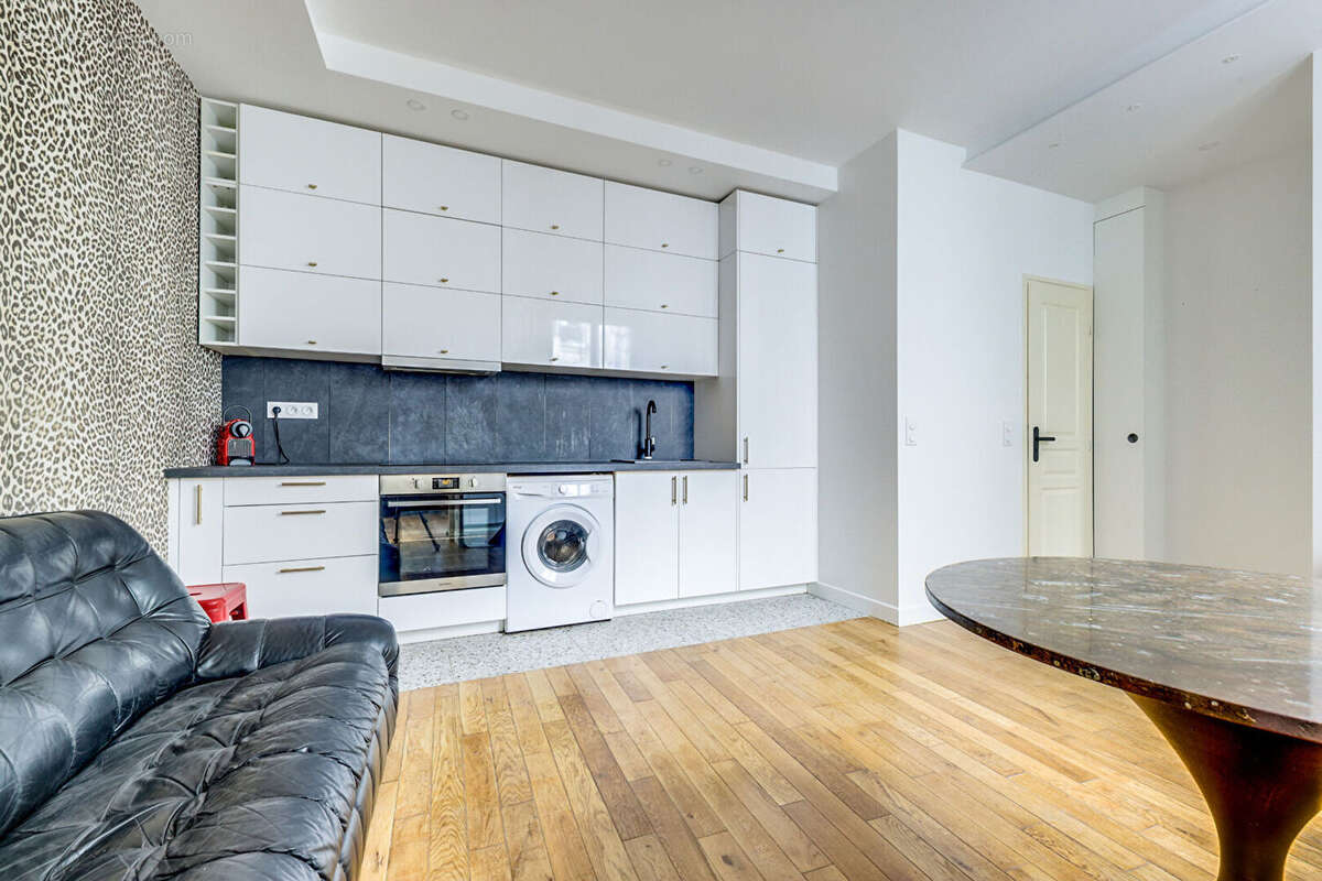 Appartement à PARIS-14E