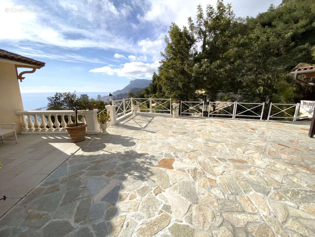 Maison à ROQUEBRUNE-CAP-MARTIN