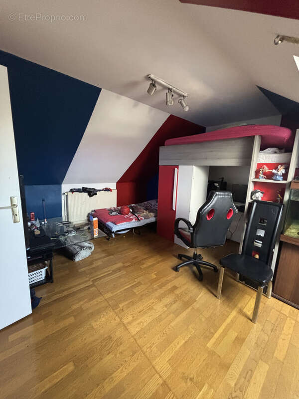 Maison à JOUY-LE-CHATEL