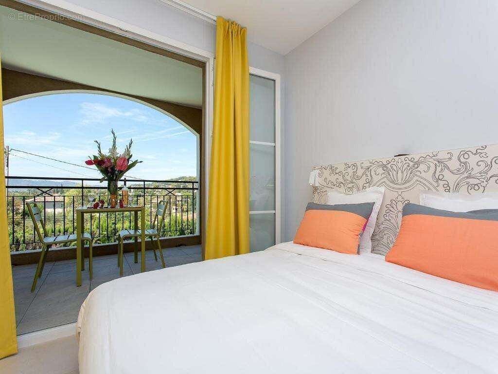 Appartement à MOUGINS