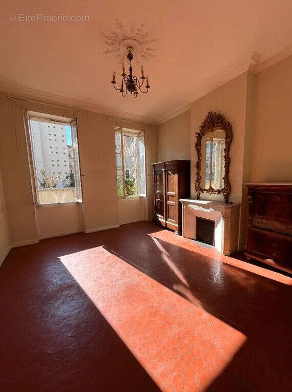 Appartement à MARSEILLE-6E