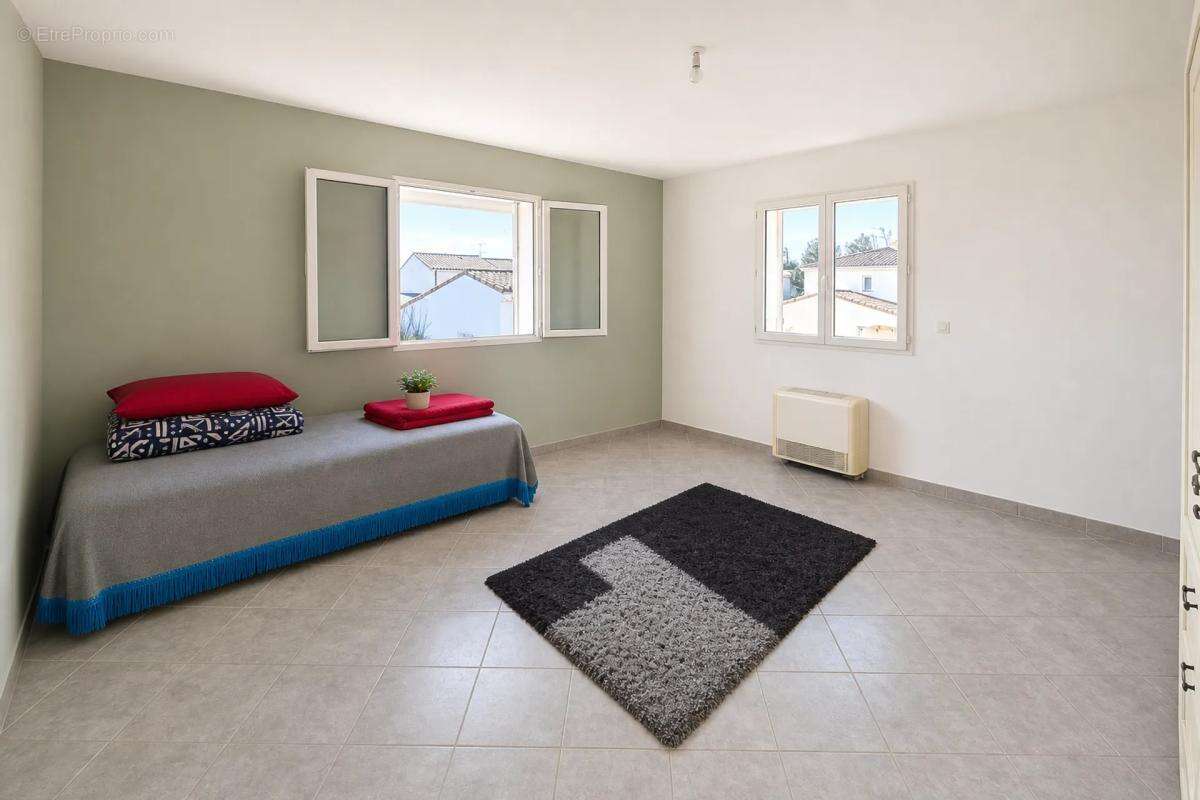 Maison lumineuse de 153 m² avec jardin à Montélimar - photo 9