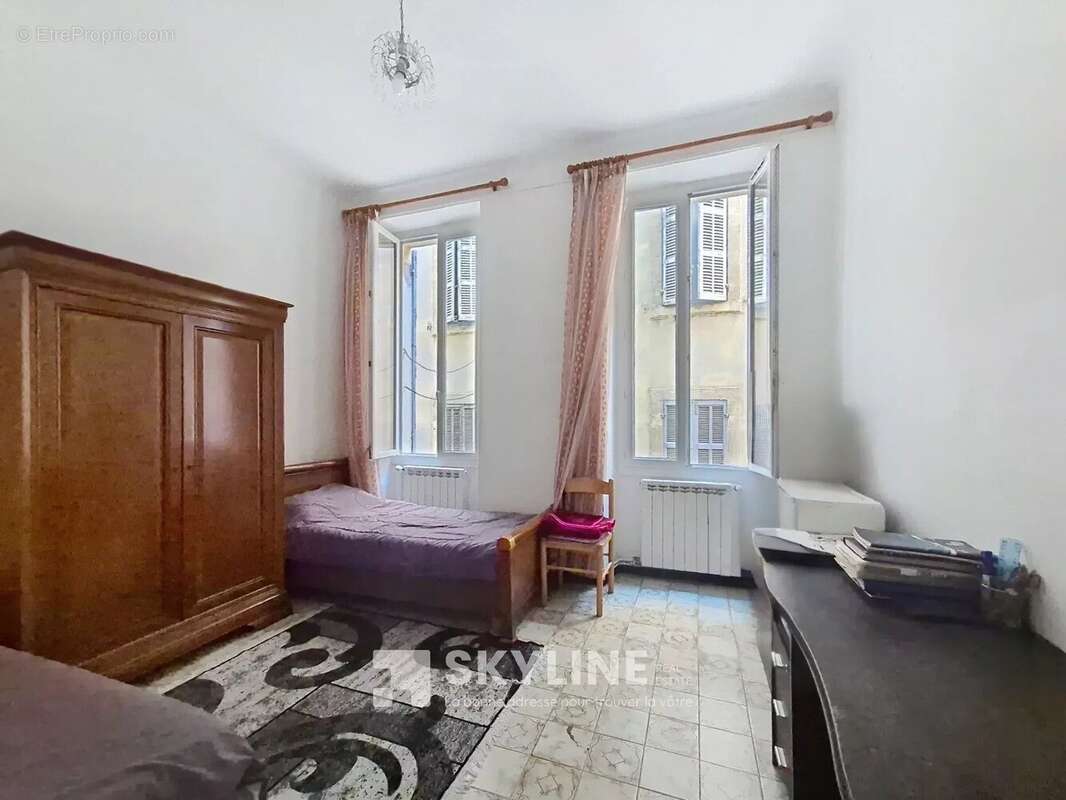 Appartement à MARSEILLE-2E